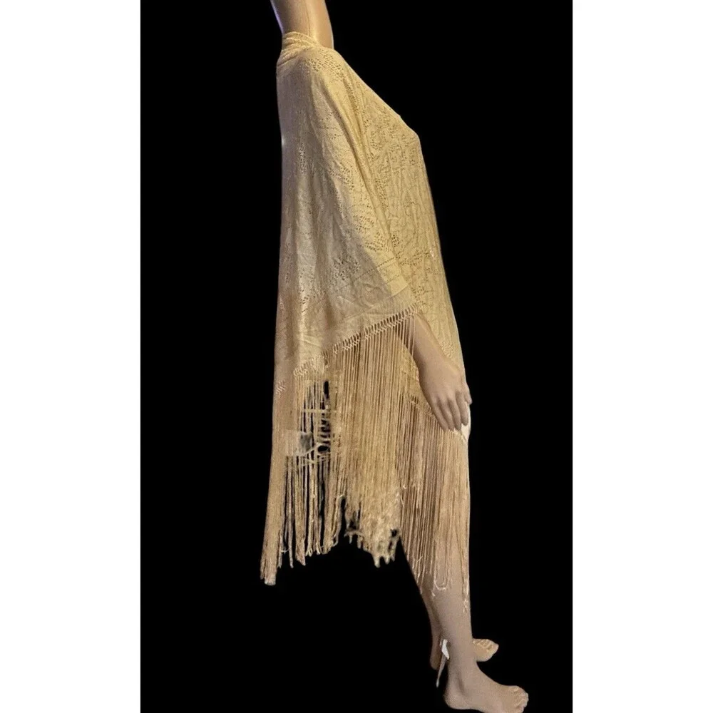 Retro Lace Floral Fringe Cream Ivory Piano Shawl Boho  Granny Cottage